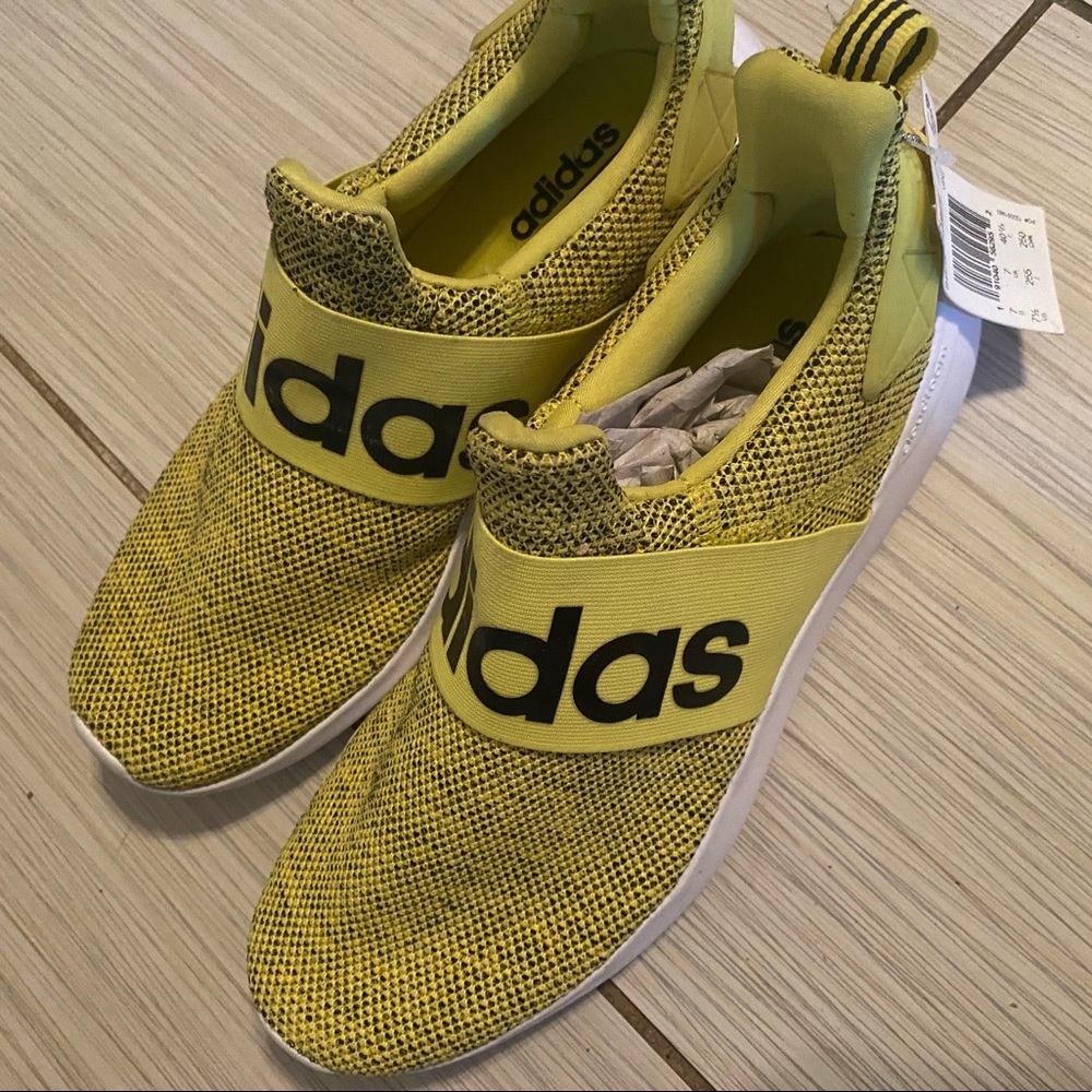 Adidas lite runner tennis shoes. Rare!